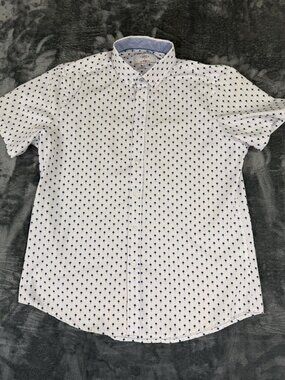 International Report Mens Button-Up Shirt Size Large Palm Design